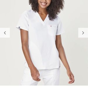 Mediclo white scrub set. Size small.